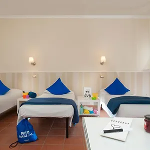 Budget Rooms Des Arts Hostel