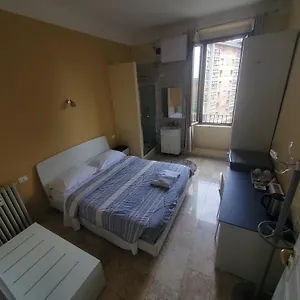 Emmy Hotel Milán